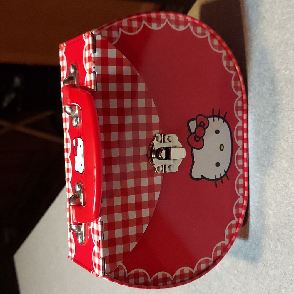 Hello Kitty metal purse